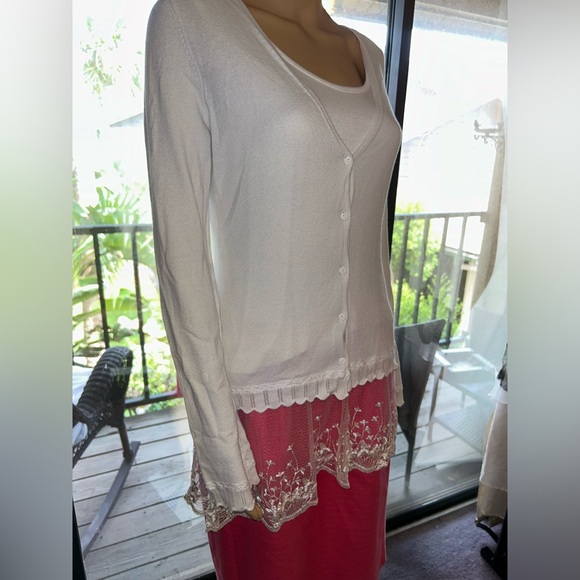 2 lace bottom camisole and tank. Sz S/M. - Picture 4 of 16